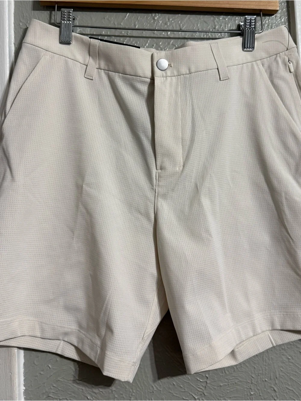 lululemon athletica Cream Flat-Front Men's Shorts